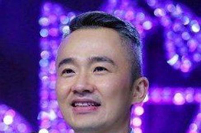 她是30岁美女主持，嫁同行老公