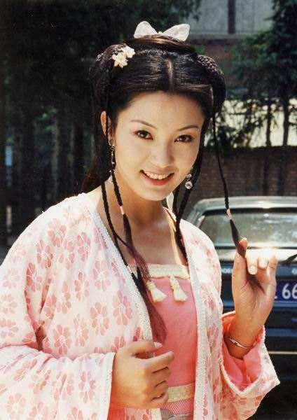 她是和陈明同期全能型艺人，有8年失败婚姻42岁嫁霍元甲武术指导