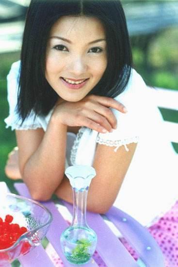 她是和陈明同期全能型艺人，有8年失败婚姻42岁嫁霍元甲武术指导