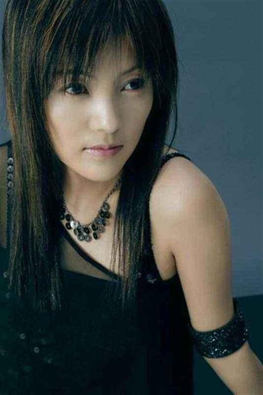 她是和陈明同期全能型艺人，有8年失败婚姻42岁嫁霍元甲武术指导