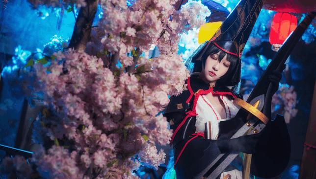 阴阳师》妖刀姬绝美COS: 纸巾一盒怕是都不够用