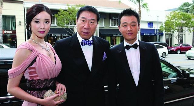 因关系而进入剧组，金主一消失，就手撕倪妮，如今已无戏可拍