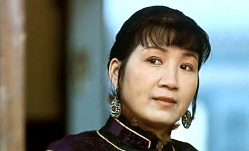 她是《知否知否》中的盛老太太，从大学生到种水稻，堪称活的传奇