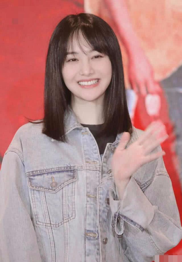 郑爽回应演技炸裂：听到导演表扬有点心虚，剧中服装很多不超50元