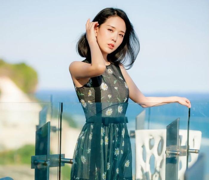 她是《宝莲灯》中的嫦娥，颜値与演技并存，今40岁仍貌美如花！