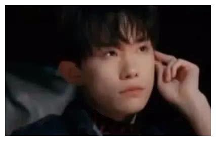 易烊千玺含泪谈弟弟楠楠“全名”，说了十个字，引网友集体心疼！