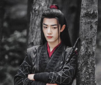 ​肖战并不是原名？得知他的本名后，网友：幸亏改了！