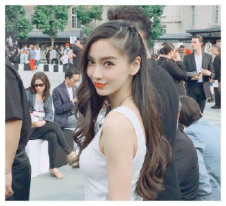 ​杨颖肚子大到藏不住？黄晓明喊话回家待产，跑男纷纷送上祝福！