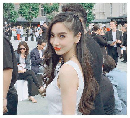 杨颖肚子大到藏不住？黄晓明喊话回家待产，跑男纷纷送上祝福！