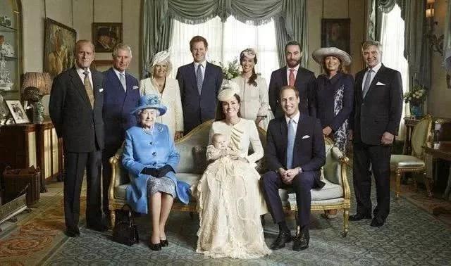 英国王室非常富有,过着富豪般的生活，那么王室成员是如何赚钱的