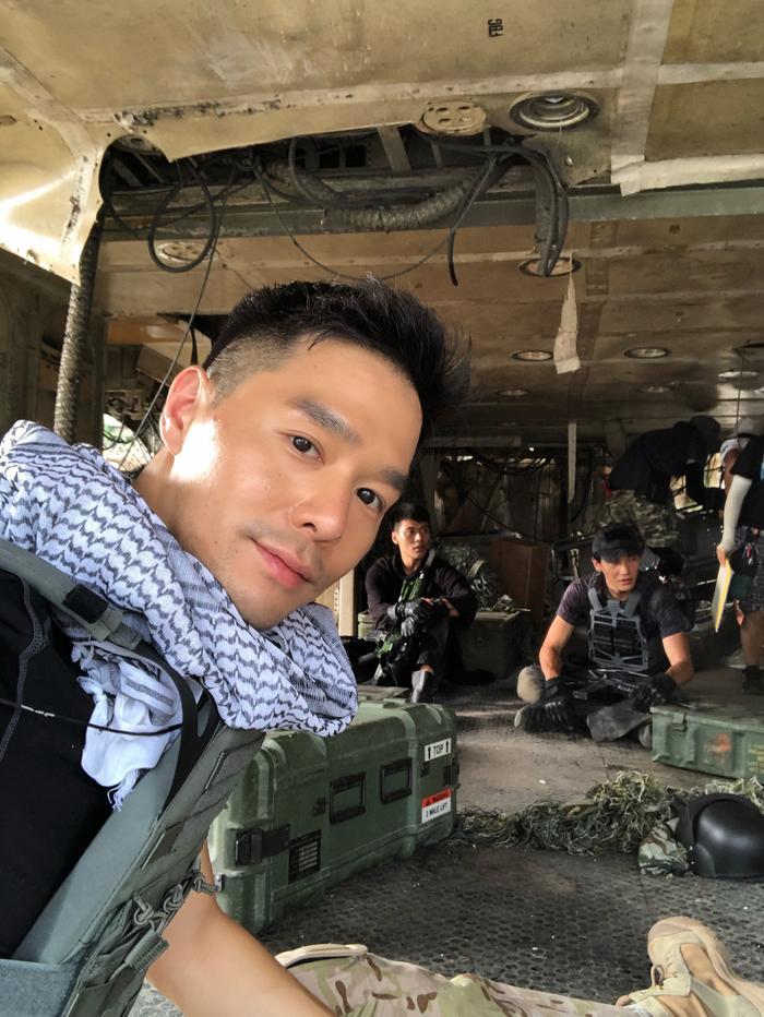 丁春诚绝杀《唐人街探案》 网友称赞连领盒饭都很撩