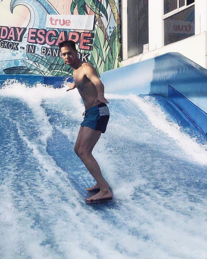 丁春诚绝杀《唐人街探案》 网友称赞连领盒饭都很撩