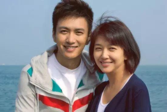 她是靳东第一任妻子，被强奸怨恨在心毒死丈夫，亲儿子送她进监狱