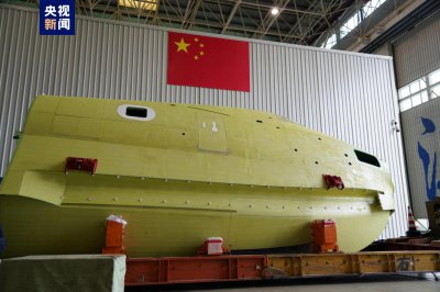 ​我国自研水陆两栖飞机AG600批产首架机机头大部件交付