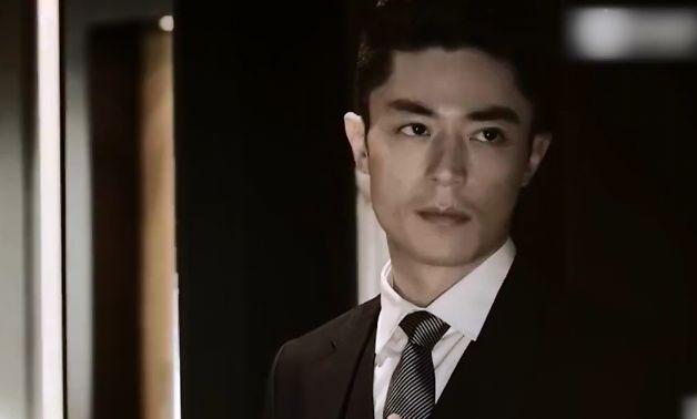 林心如女儿不舍得妈妈走，大喊：爸爸去赚奶粉钱！霍建华表情好逗