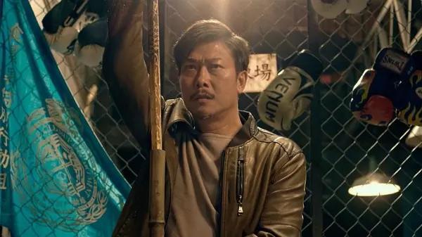 宅男救了几百年前的僵尸，亲了一下变成了绝世美女