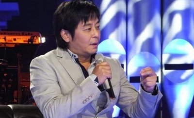 ​2天前，香港著名娱记揭开王杰嗓子被“毒哑”内幕，还原真相！