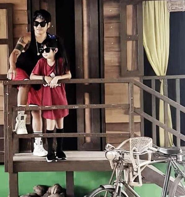 曹格女儿Grace长大了！包子脸变瓜子脸，颜值飙升像开了挂