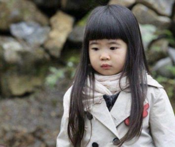 ​曹格女儿Grace长大了！包子脸变瓜子脸，颜值飙升像开了挂