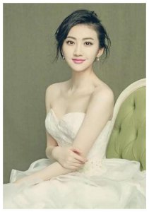 ​家世成谜被传闻不止的景甜，从煤老板到万达小妈，她到底有多神秘