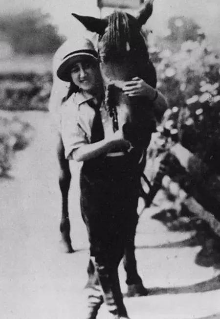 “东方女魔”川岛芳子的老照片