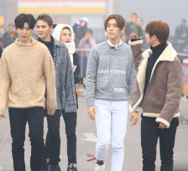 ninepercent生图，林彦俊帅气，朱正廷手里的东西亮了