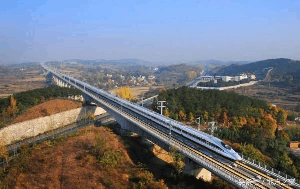 一条全长2298公里, 途径6个省市, 跨越36座车站的高速铁路