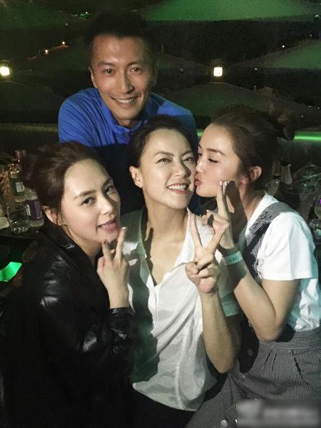 谢霆锋被曝与霍汶希大婚，假消息！