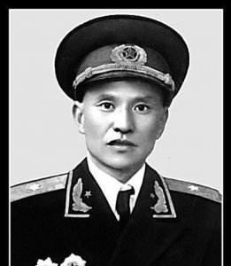 ​为了梦想，放弃军长一职，瘦得只剩70斤，后成火箭军司令