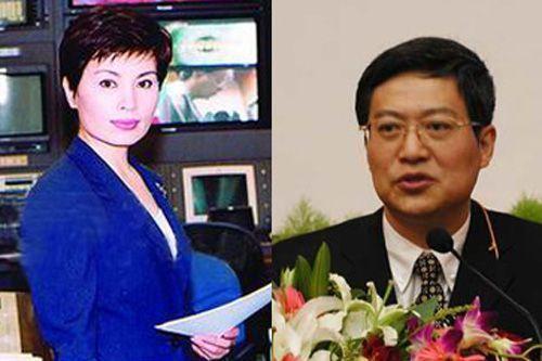 57岁李瑞英全家近照: 依旧质朴大气, 与丈夫青梅竹马携手走过30年