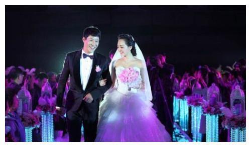 长的漂亮，24岁嫁大13岁初恋恩爱六年，如今三个子女颜值都高