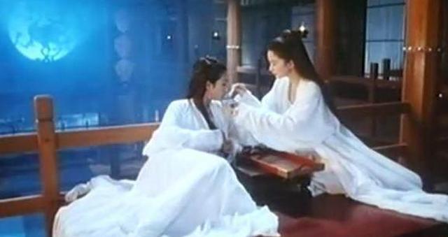 逍遥派并没有消失，《射雕英雄传》就有两个传人，两人关系还很好