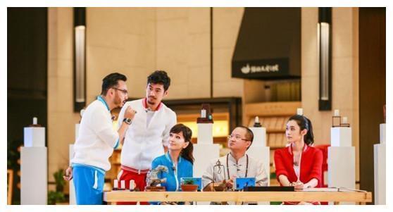 赵雅芝素颜照曝光，尽显老态，真还敢称冻龄女神吗？