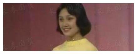 袁泉18岁青涩旧照曝光，当时还有点婴儿肥的她是越来越好看了