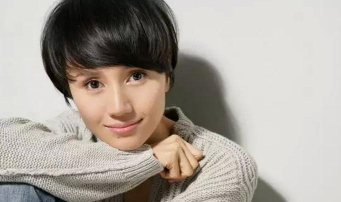 袁泉微博晒美照 这样的高级脸简直美到窒息！