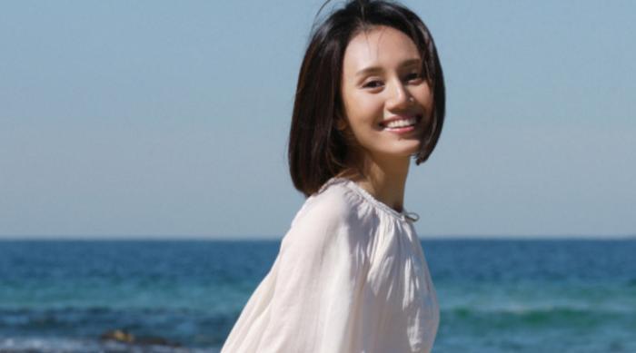 袁泉微博晒美照 这样的高级脸简直美到窒息！