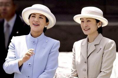 雅子妃备受质疑，纪子妃却被夸赞，不只因生儿子，还有其他原因？