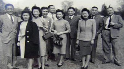 ​民国贵妇：一瓶香水钱够养活普通人家一年，每日出行穿一套衣服