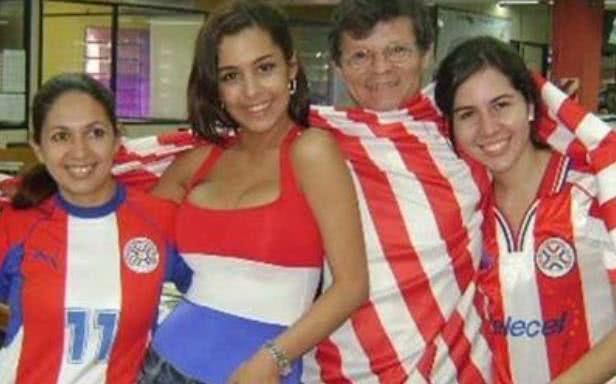 又来骗你去移民，这国家被强制一夫多妻制，不娶三个老婆就犯法！