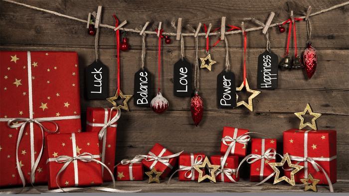 雨还在下，只有滴滴答答的雨声回荡在夜色中