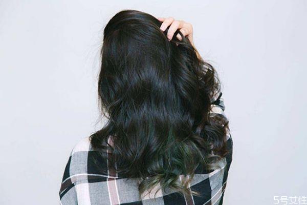 软化完几天可以染发 软化头发多久可以染发