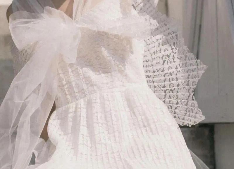 男人到了中年，开始变得“抠门”，不是因为自私，多半因为这些