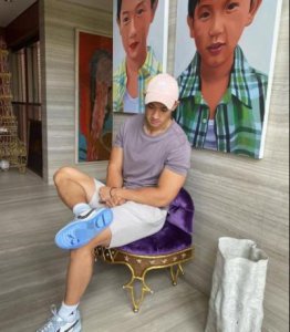 ​港姐出道，退圈后被百亿老公独宠，住两千平艺术豪宅，52岁仍不老