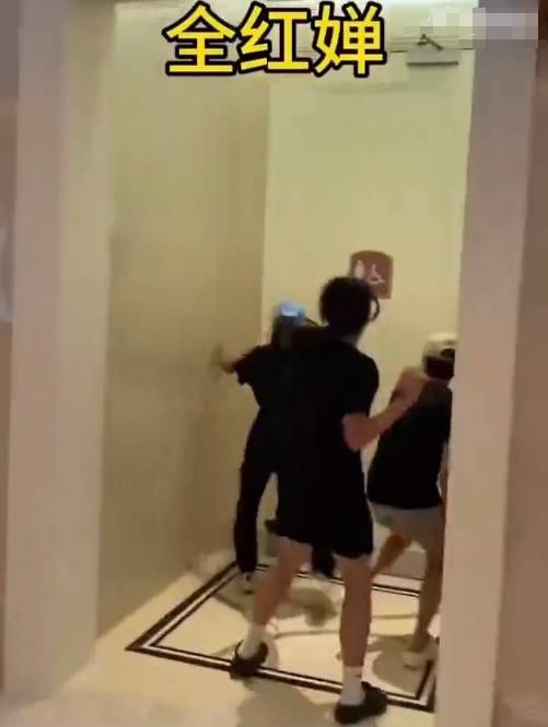 全红婵澳门躲进卫生间 疯狂粉丝和主播仍跟拍