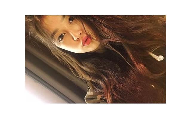 中年女人出轨后脸上有何特征（会不自觉地挂在她的脸上）