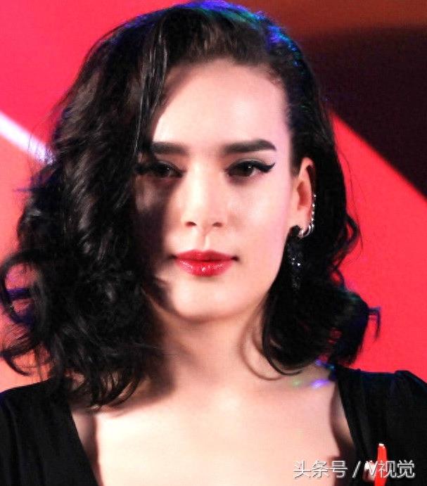 一个选择在中国工作生活美籍女歌手、演员——唐伯虎