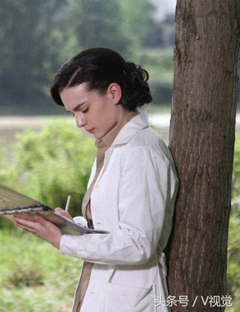 一个选择在中国工作生活美籍女歌手、演员——唐伯虎