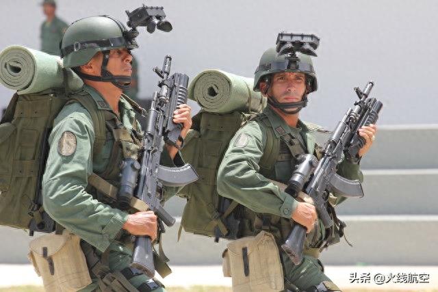 AK-103突击步枪；是整个AK系中授权生产和出口最多的一款枪。