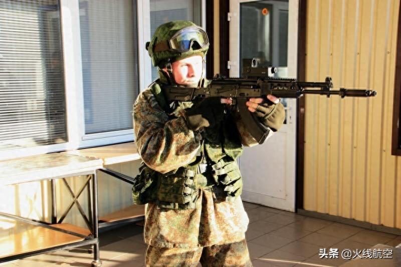 AK-103突击步枪；是整个AK系中授权生产和出口最多的一款枪。