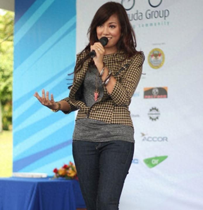 不戴头巾的“茜拉”，美得不可方物